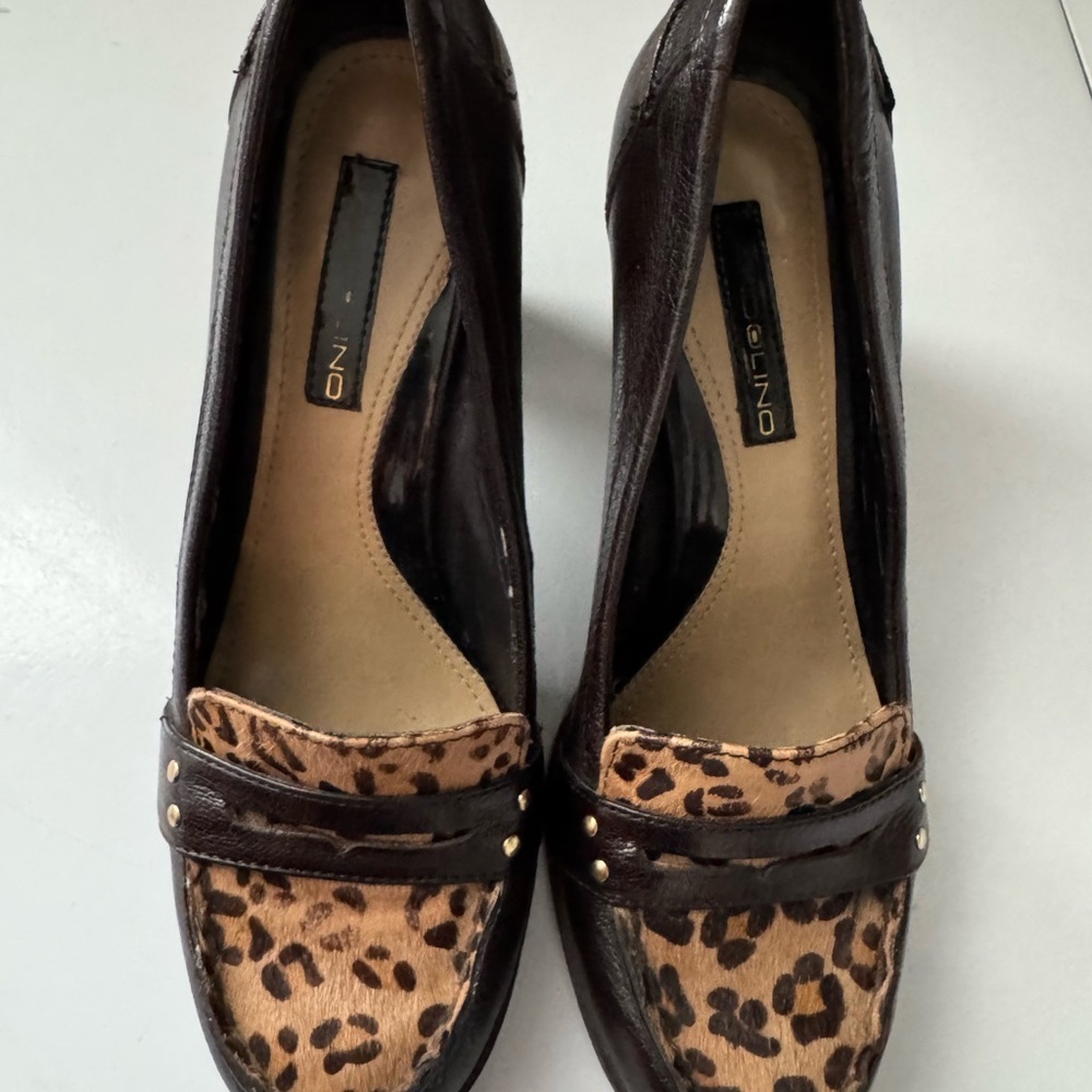 Bandolino Dark Brown Leopard Accent Moc Toe Heels Y2K